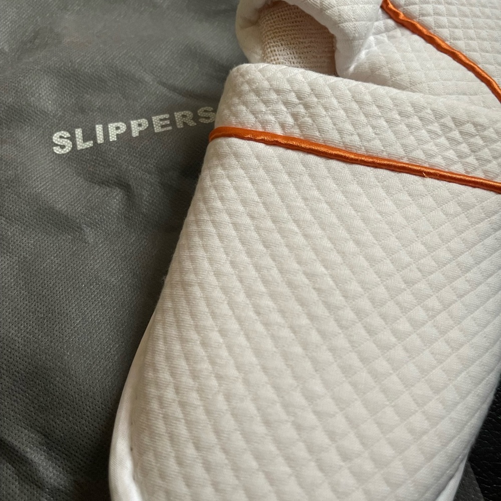 Hotel slippers - Picture 3 of 5